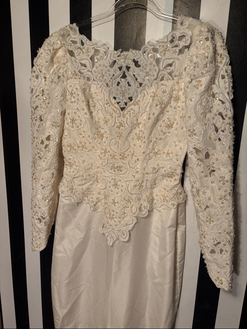 1980s Vintage Ivory Long-Sleeve Wedding Dress Size 8/10 Medium Pearl & Sequin - Picture 11 of 17